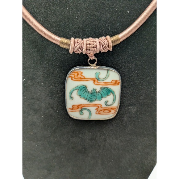 Smithsonian Jewelry - Smithsonian Hand Painted Porcelain Bat Shard Necklace Mauve Silk Jade Closure